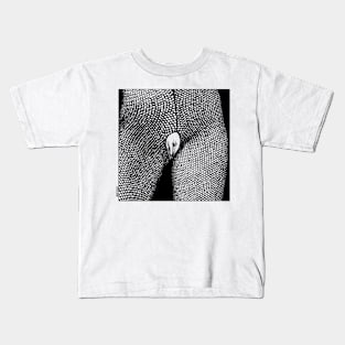 La tache blanche (The white spot) Kids T-Shirt